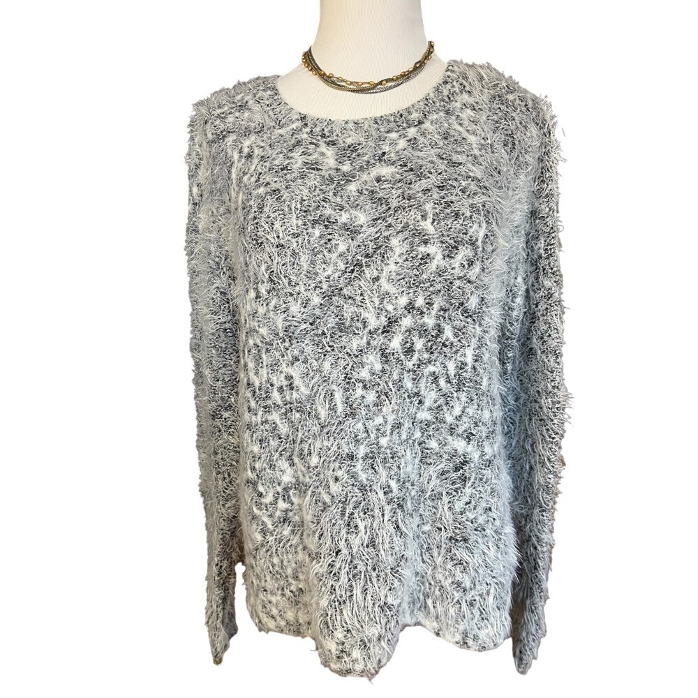 Me To We Womens‎ Black White Eyelash Knit Fuzzy Shaggy Crew Neck Sweater Small